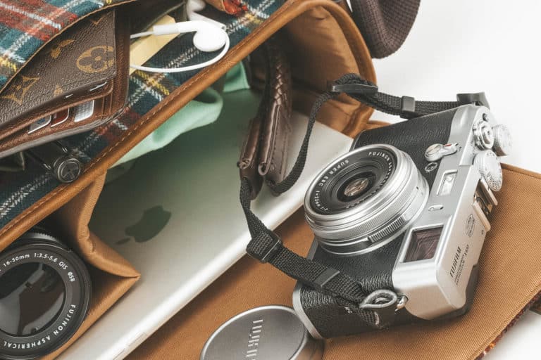 Best Sling Bag For Mirrorless Camera