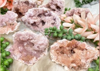 Exploring the Radiance: Pink Amethyst vs. Purple Amethyst