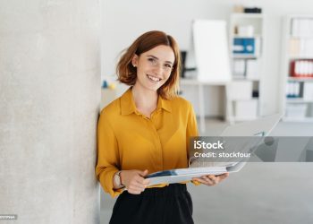 5 Creative Ways To Utilize Custom Business Folders For Marketing