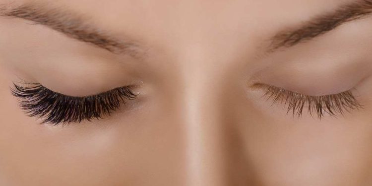 Remove Lash Extensions