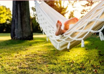 Essential Tips For Hanging A Hammock In Your Outdoor Space