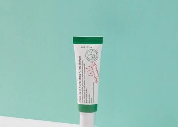 All You Should Know Before Buying a Dark Spot Correcting Glow Serum