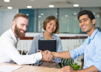 Can I start a pharmaceutical consultancy in Dubai?